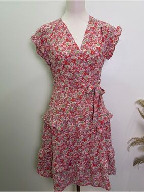 Monteau Los Angeles Red Floral V Neck Surplice Dress Size Small